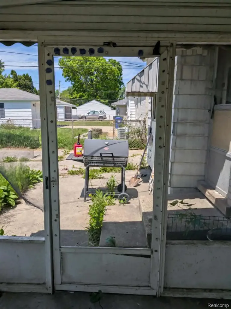 17717 Gaylord Redford Charter Township MI 48240