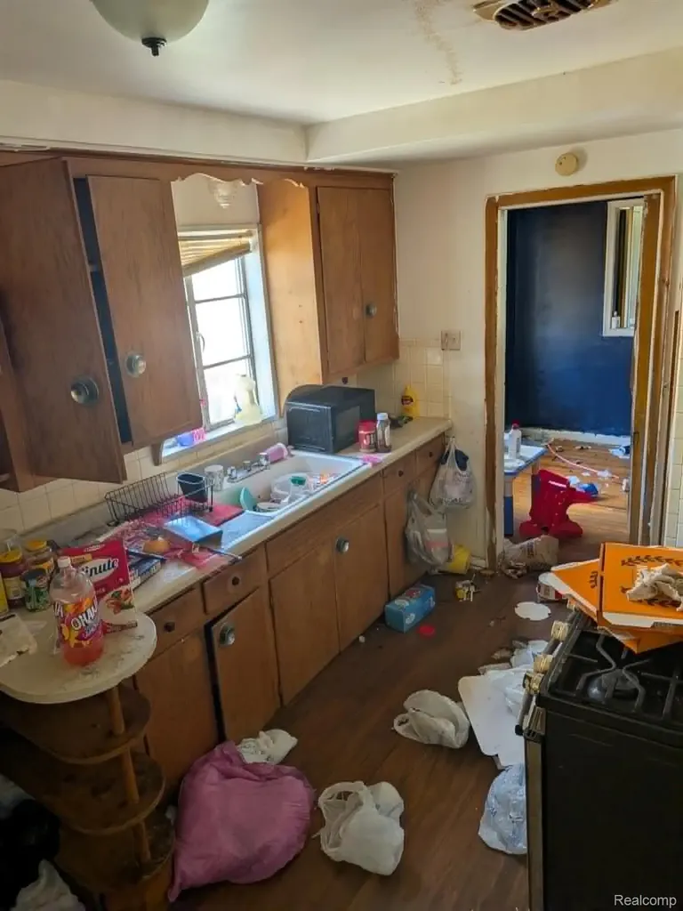17717 Gaylord Redford Charter Township MI 48240
