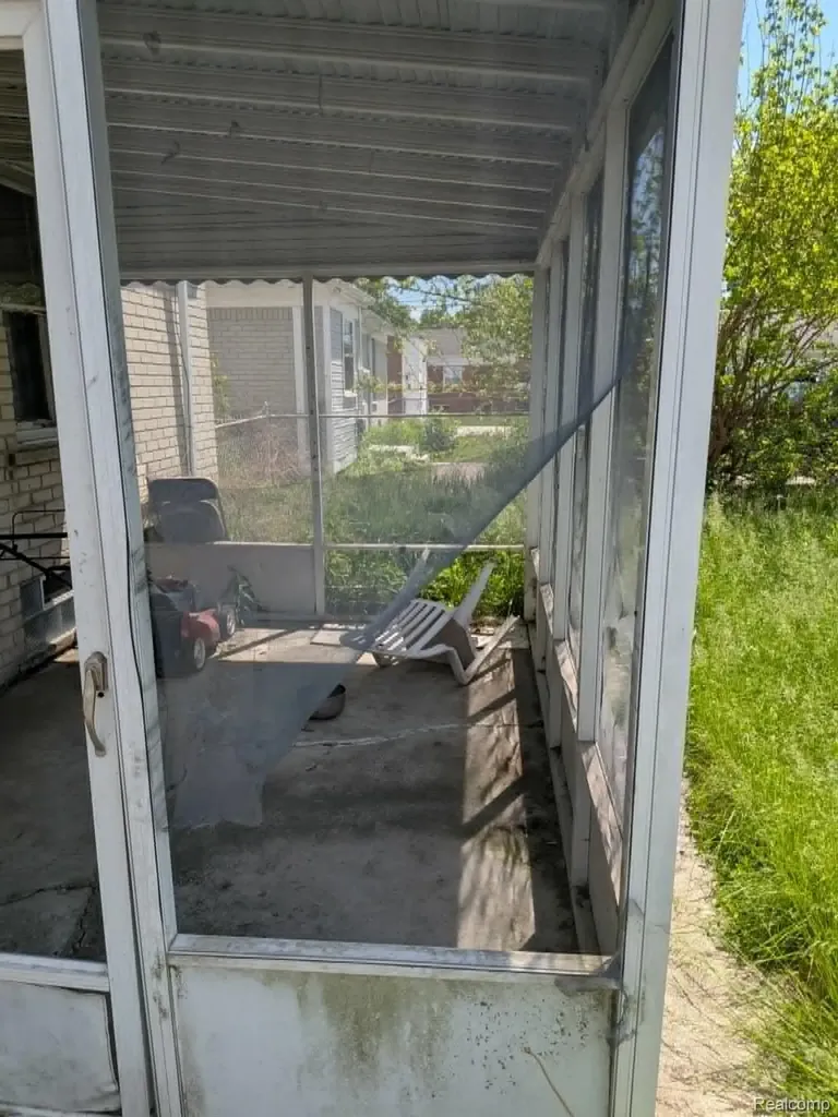 17717 Gaylord Redford Charter Township MI 48240