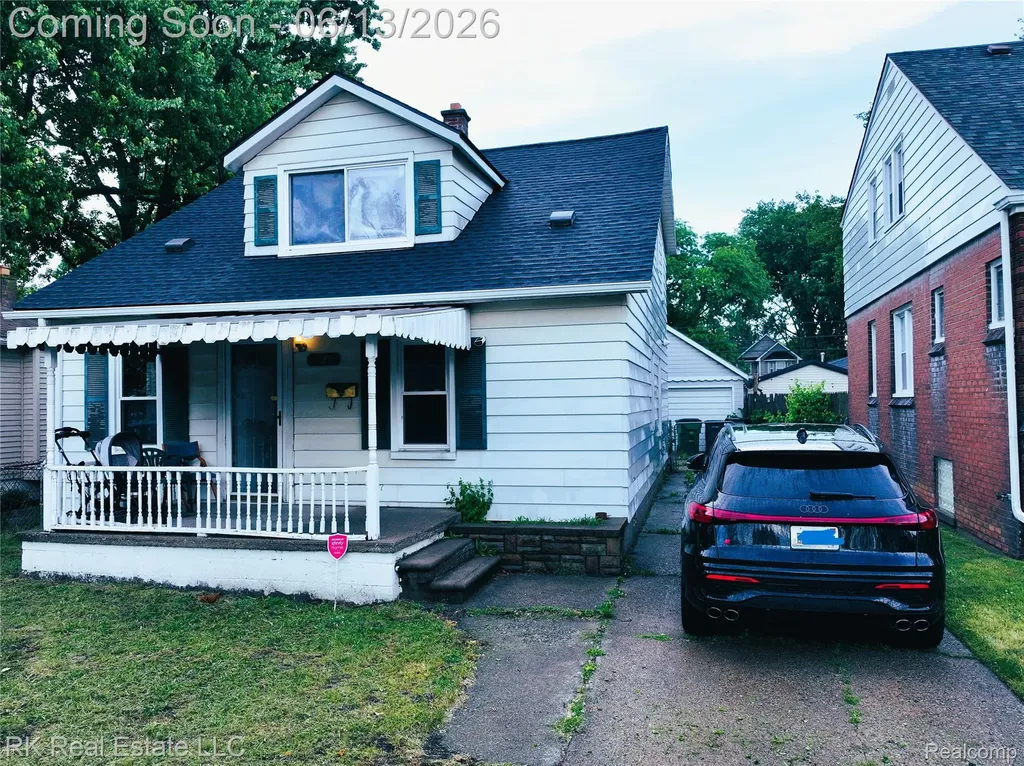 1125 E Hayes Avenue Hazel Park City MI 48030