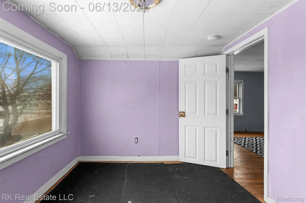 1125 E Hayes Avenue Hazel Park City MI 48030