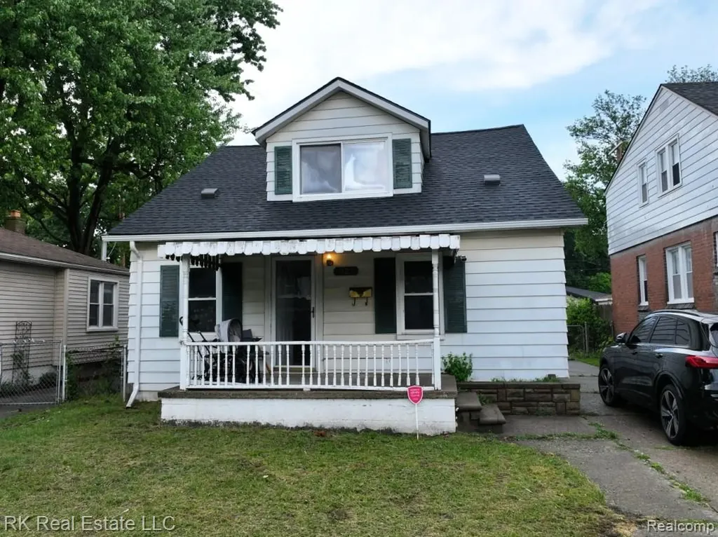 1125 E Hayes Avenue Hazel Park City MI 48030