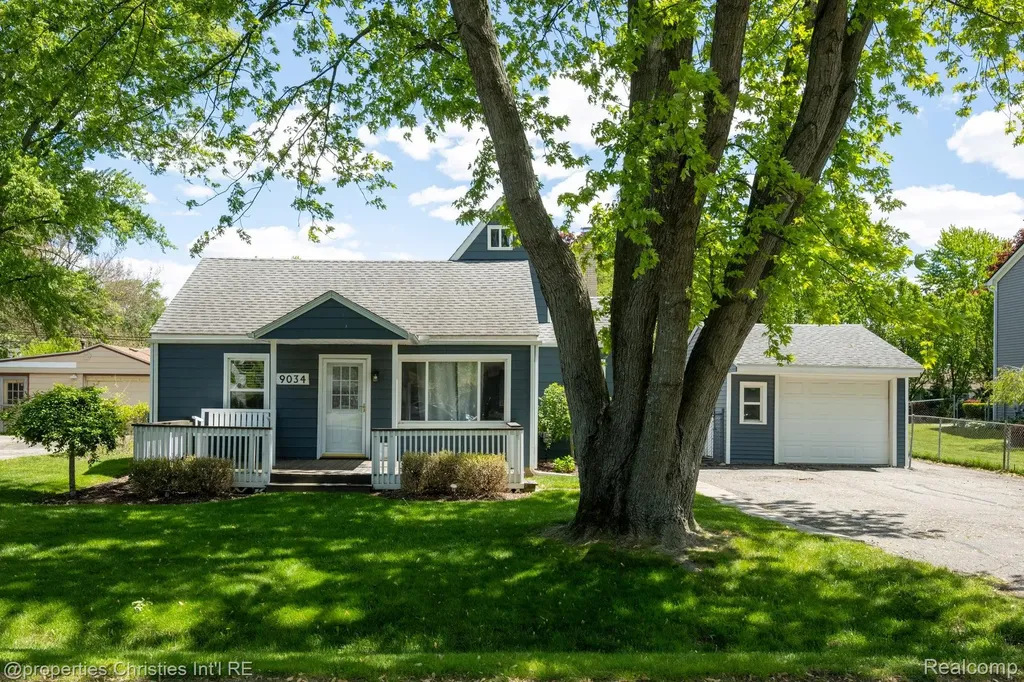9034 Elmhurst Avenue Plymouth Charter Township MI 48170