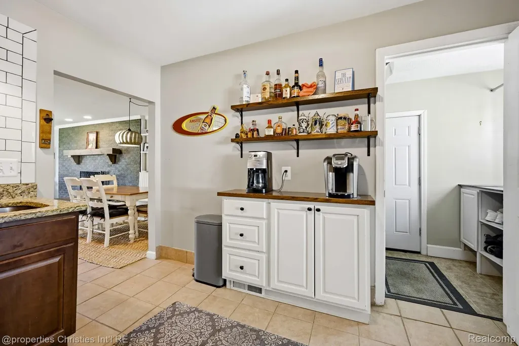 9034 Elmhurst Avenue Plymouth Charter Township MI 48170