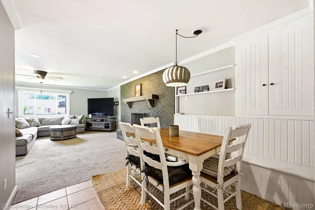 9034 Elmhurst Avenue Plymouth Charter Township MI 48170