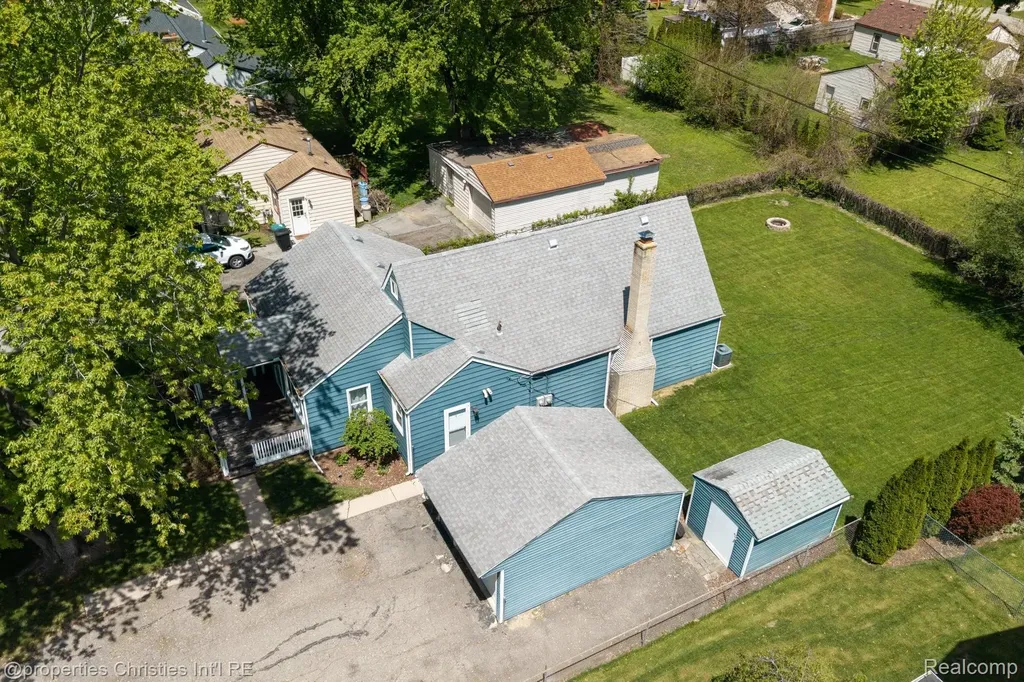 9034 Elmhurst Avenue Plymouth Charter Township MI 48170