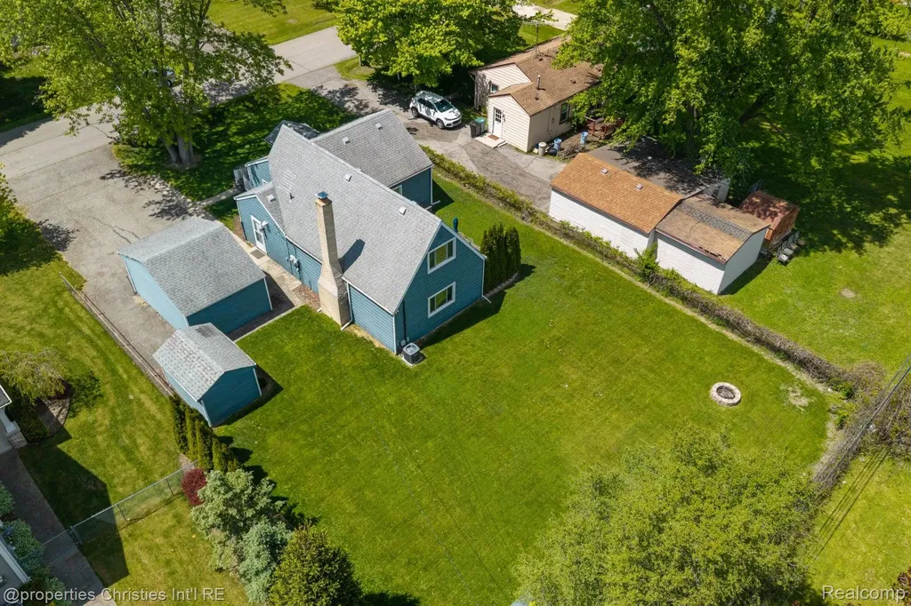 9034 Elmhurst Avenue Plymouth Charter Township MI 48170