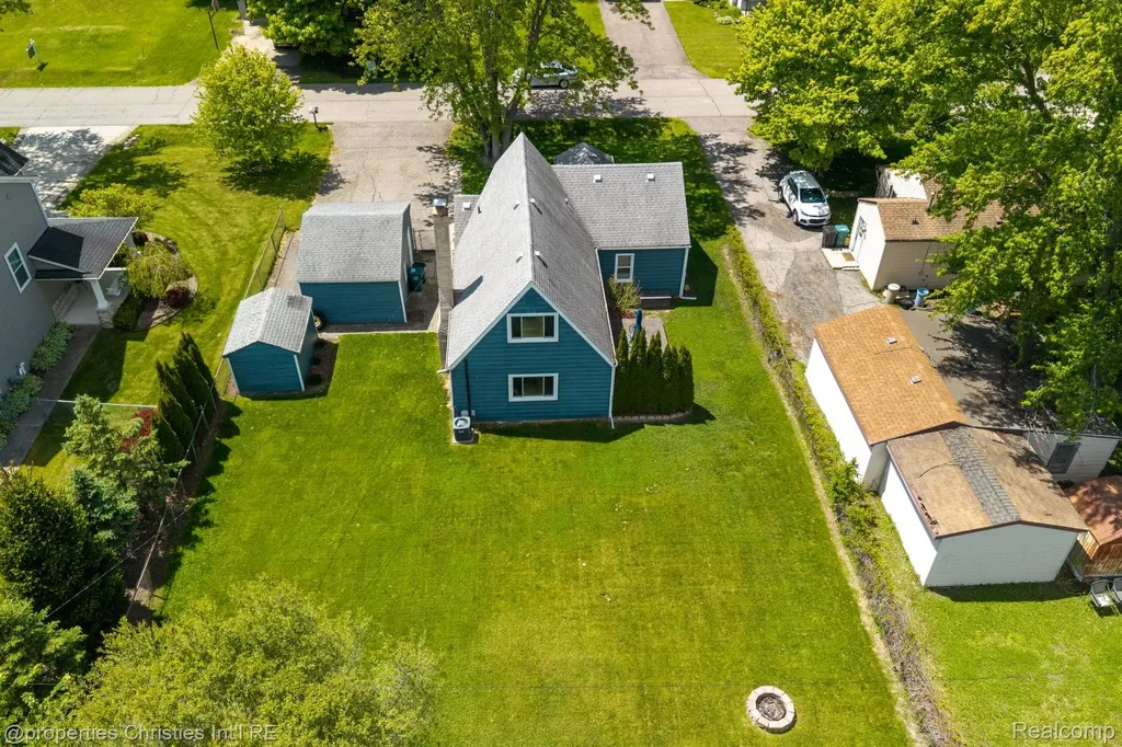 9034 Elmhurst Avenue Plymouth Charter Township MI 48170