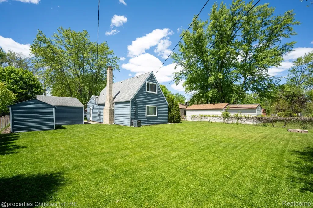 9034 Elmhurst Avenue Plymouth Charter Township MI 48170