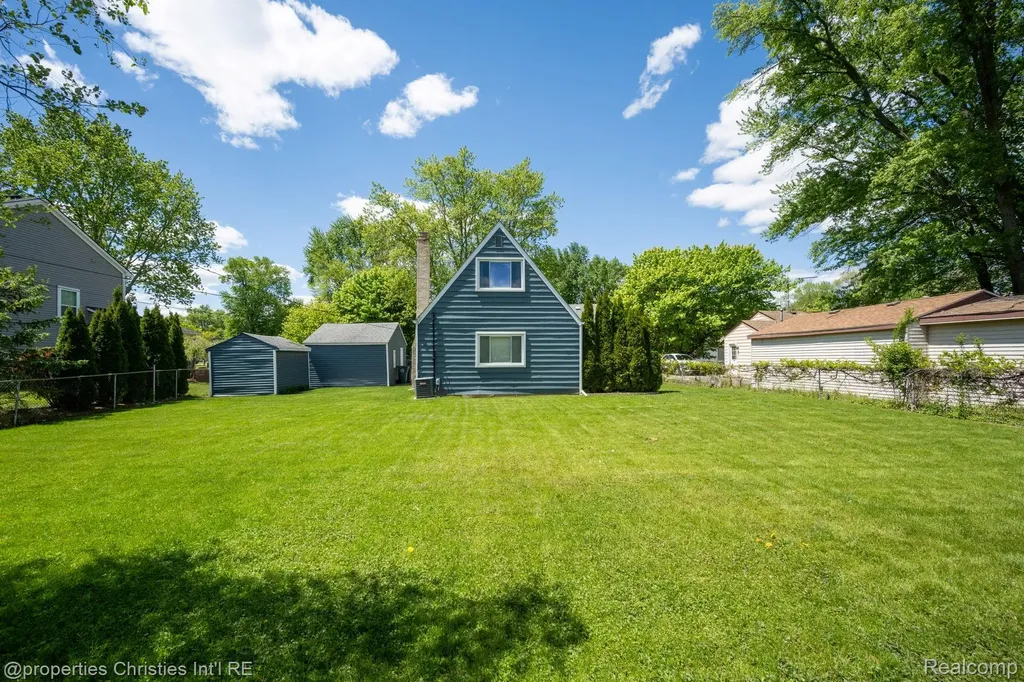 9034 Elmhurst Avenue Plymouth Charter Township MI 48170
