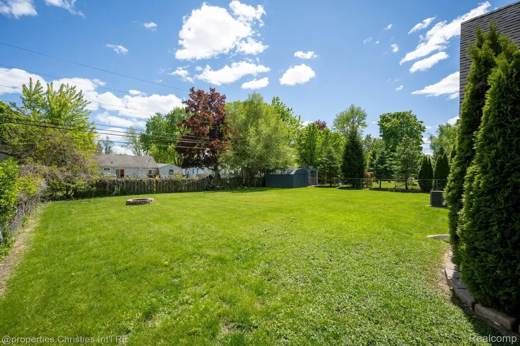 9034 Elmhurst Avenue Plymouth Charter Township MI 48170