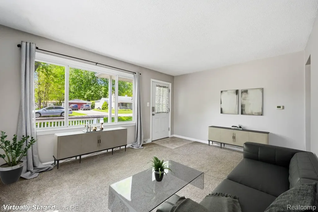 9034 Elmhurst Avenue Plymouth Charter Township MI 48170