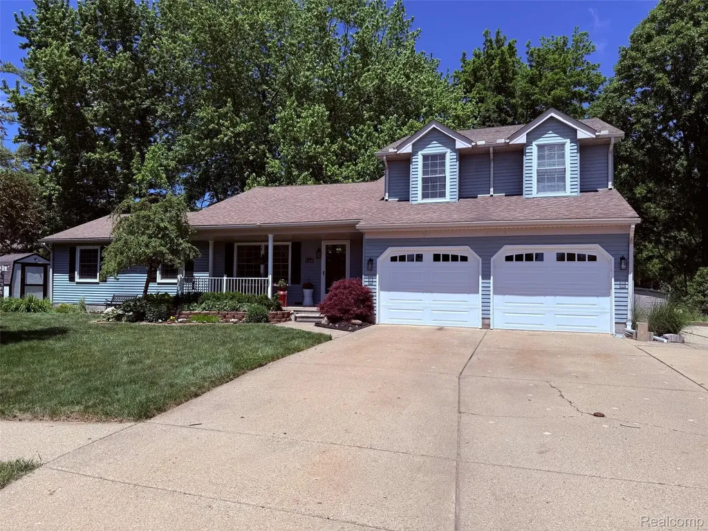 73949 Georgian Court Armada Village MI 48005