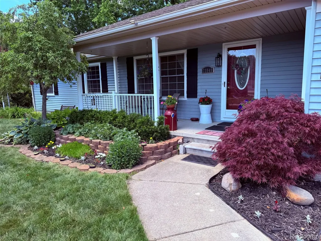 73949 Georgian Court Armada Village MI 48005