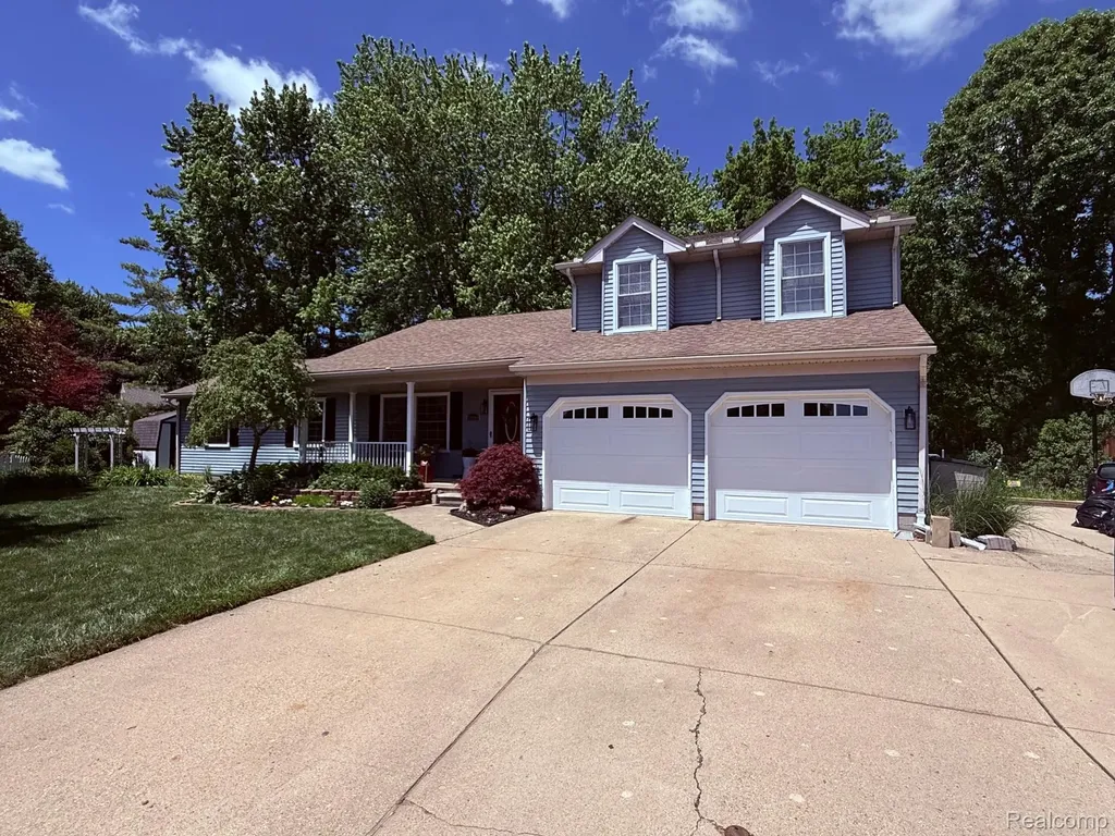 73949 Georgian Court Armada Village MI 48005