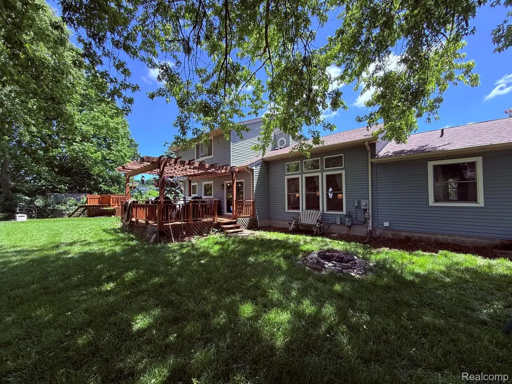 73949 Georgian Court Armada Village MI 48005