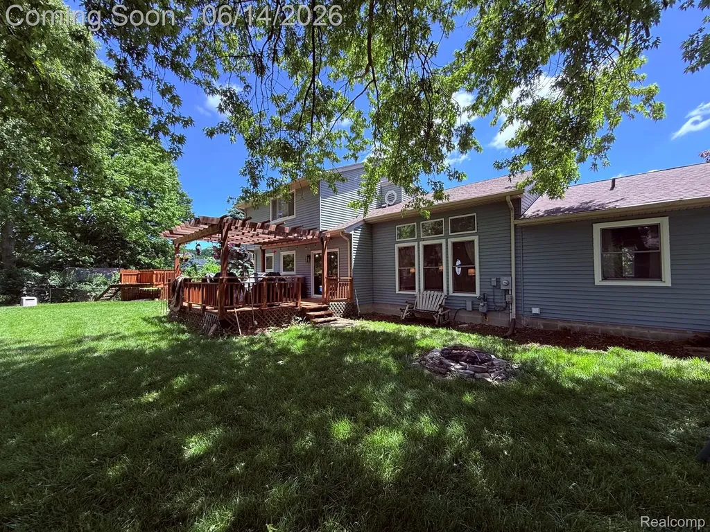 73949 Georgian Court Armada Village MI 48005