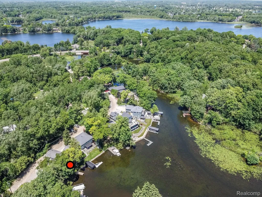 524 Fernhurst Court Orion Charter Township MI 48362