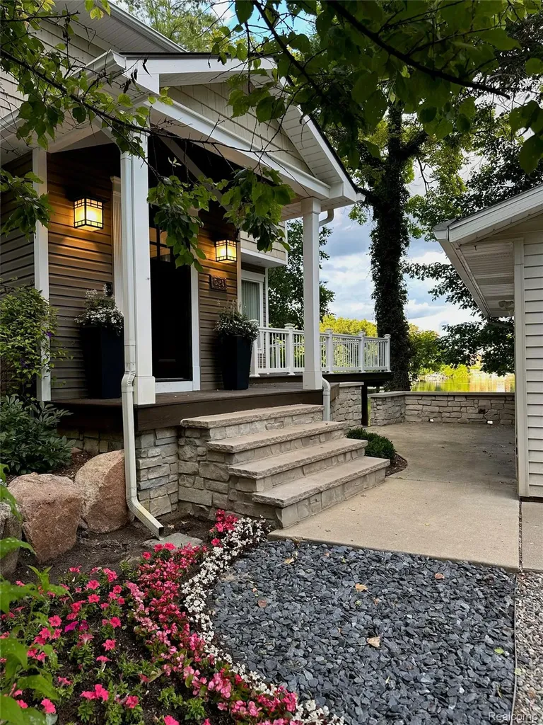 524 Fernhurst Court Orion Charter Township MI 48362