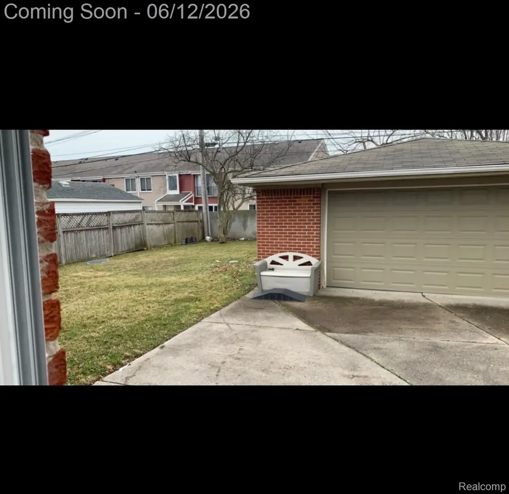 21736 Timberidge Street St. Clair Shores City MI 48082