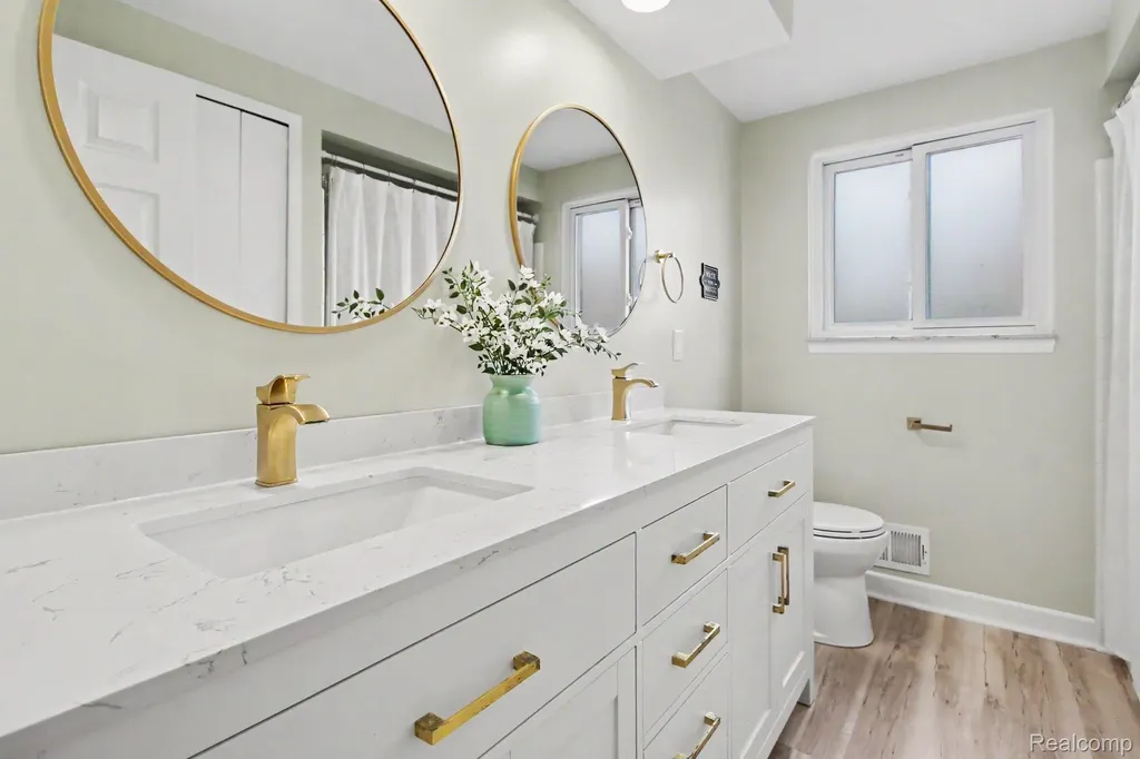 7235 Irongate Road Canton Charter Township MI 48187