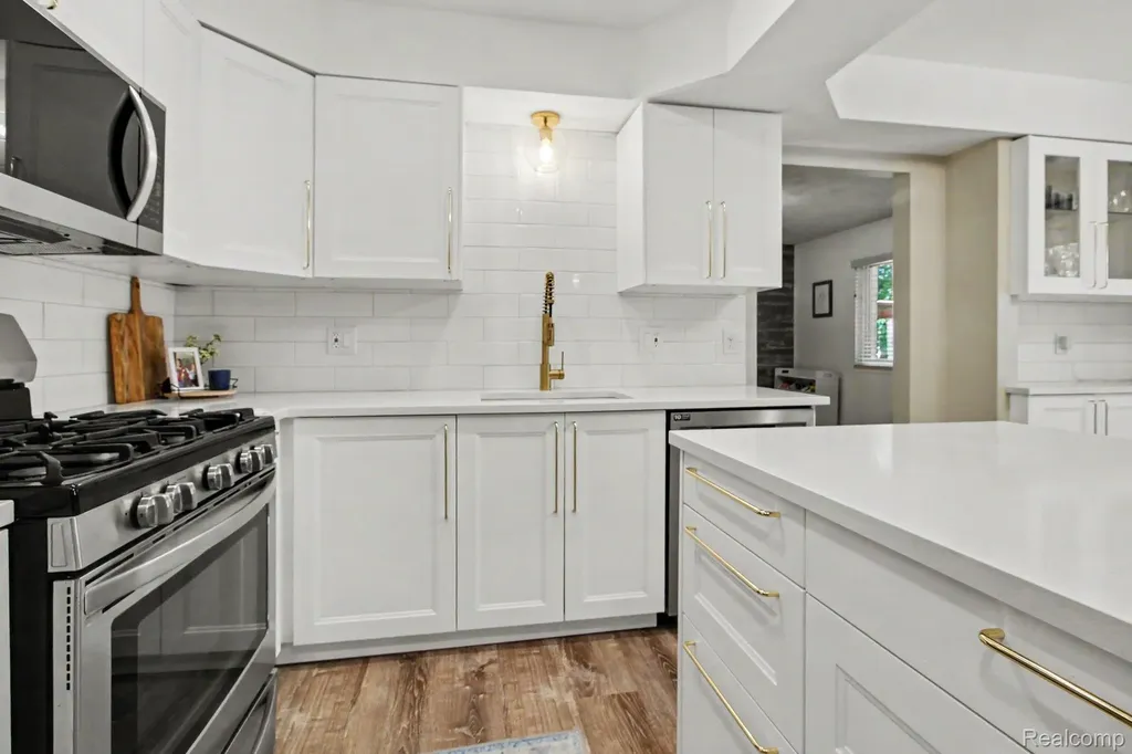 7235 Irongate Road Canton Charter Township MI 48187
