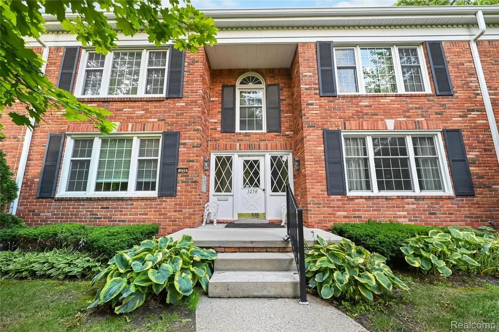 1250 Trailwood Path Bloomfield Hills City MI 48301