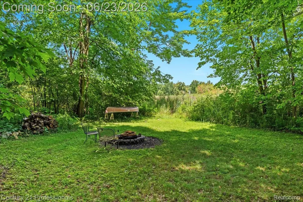 5255 Oak Hill Trail N Commerce Charter Township MI 48382