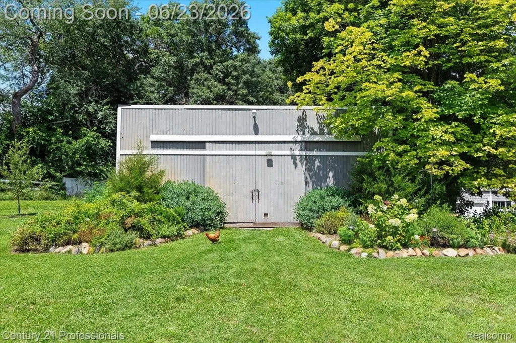 5255 Oak Hill Trail N Commerce Charter Township MI 48382