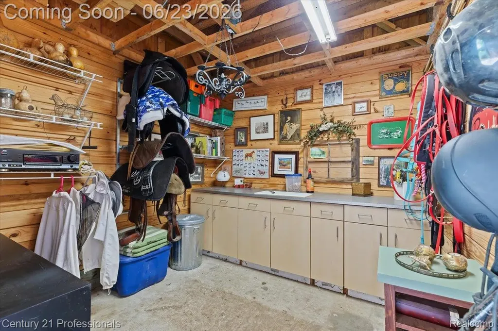 5255 Oak Hill Trail N Commerce Charter Township MI 48382