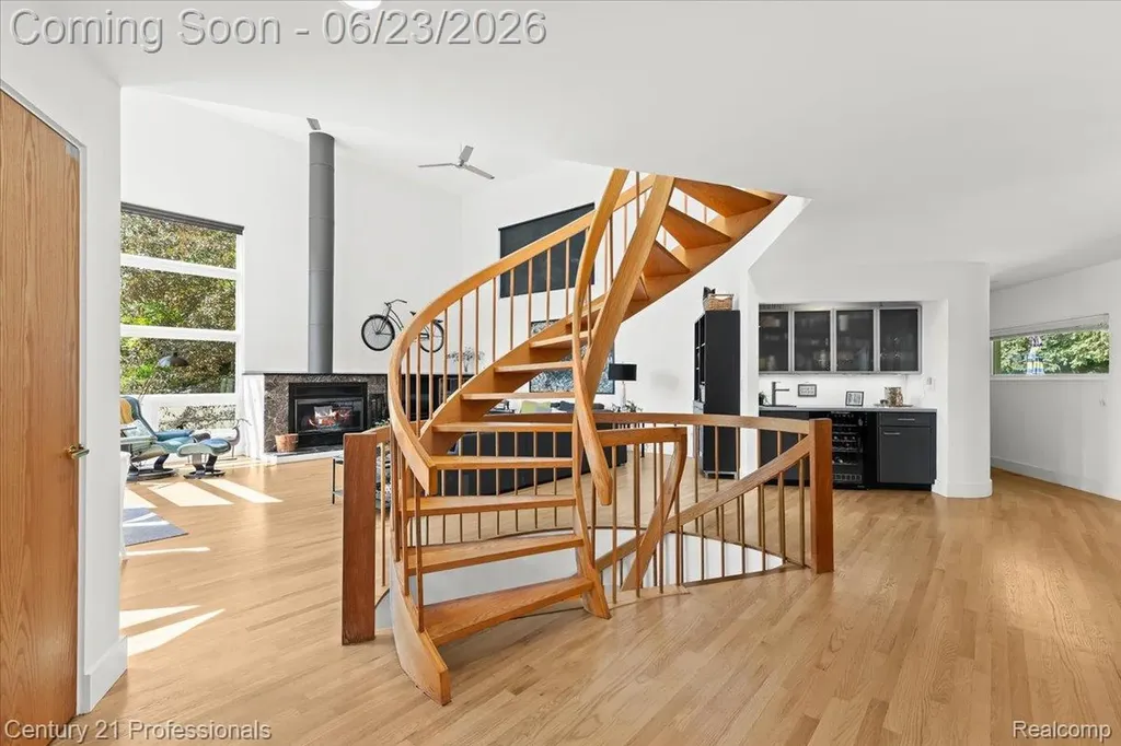 5255 Oak Hill Trail N Commerce Charter Township MI 48382