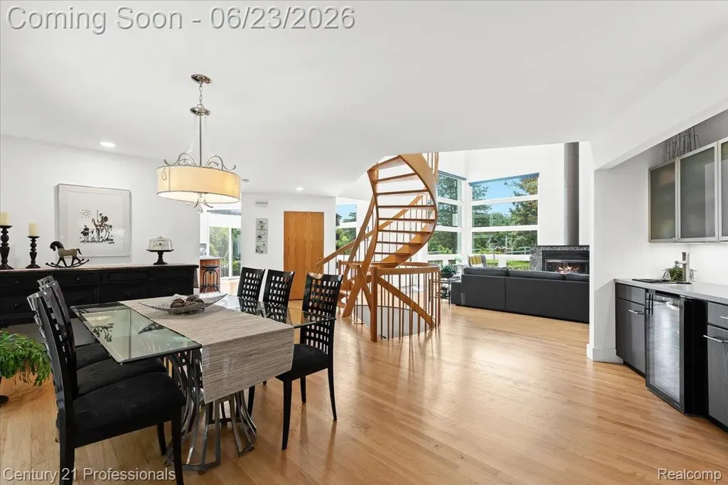5255 Oak Hill Trail N Commerce Charter Township MI 48382