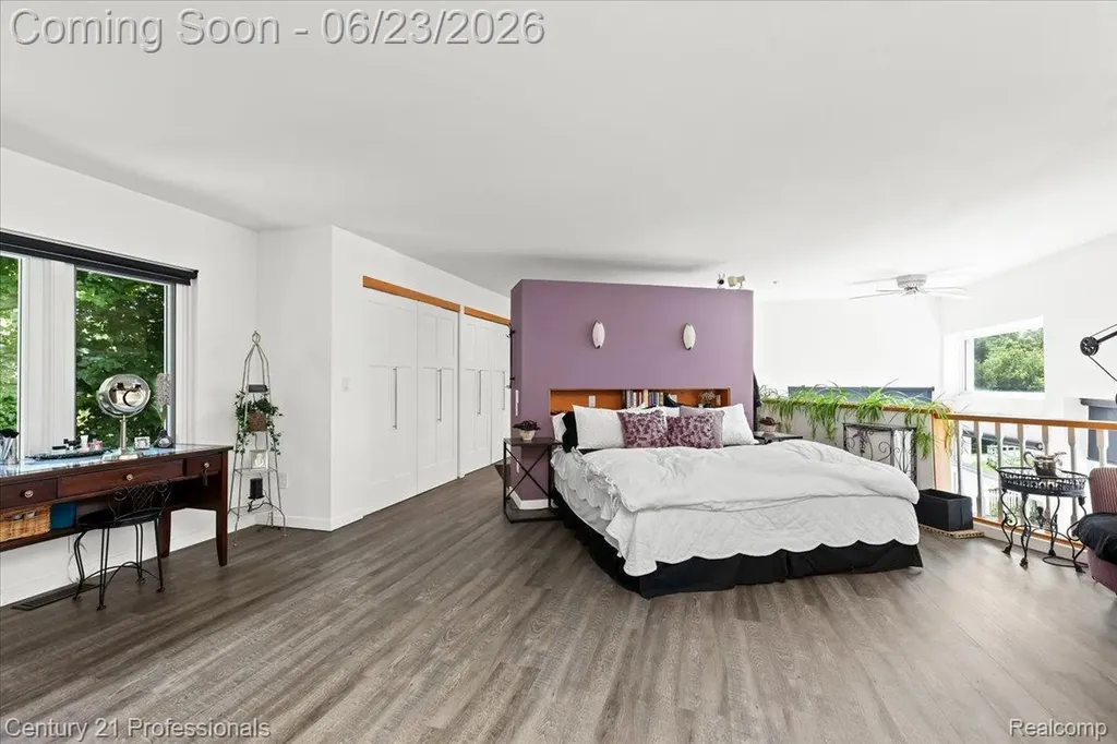 5255 Oak Hill Trail N Commerce Charter Township MI 48382