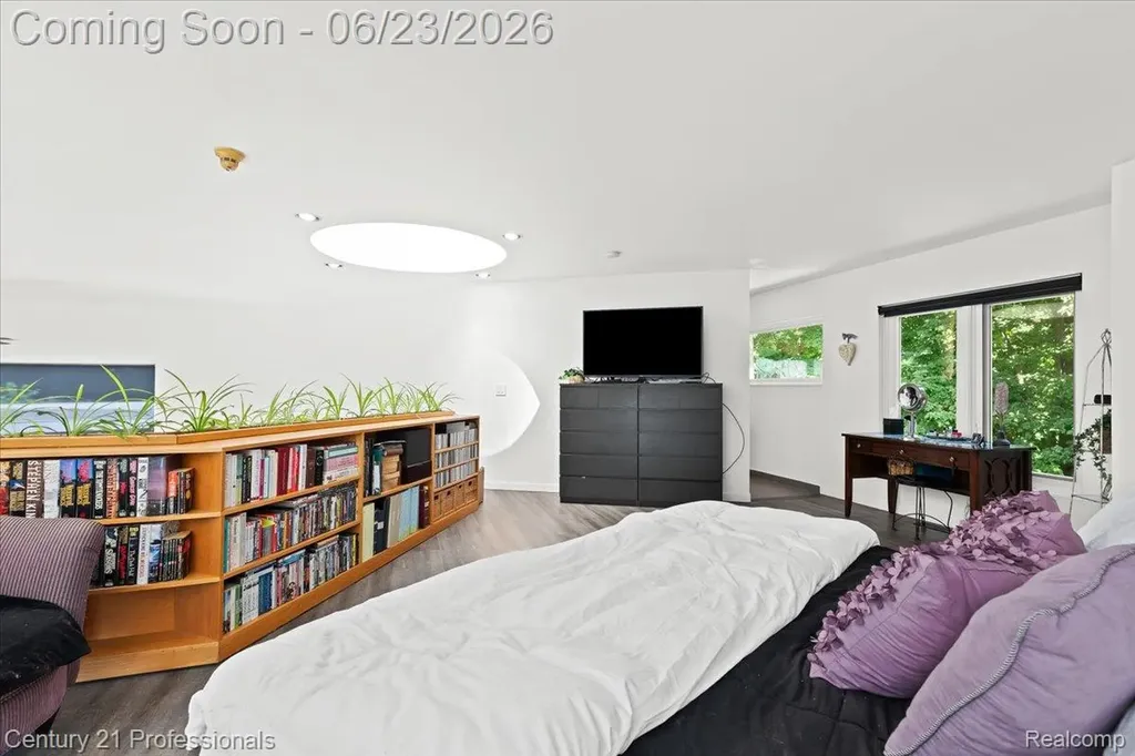 5255 Oak Hill Trail N Commerce Charter Township MI 48382