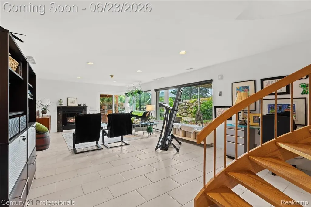 5255 Oak Hill Trail N Commerce Charter Township MI 48382