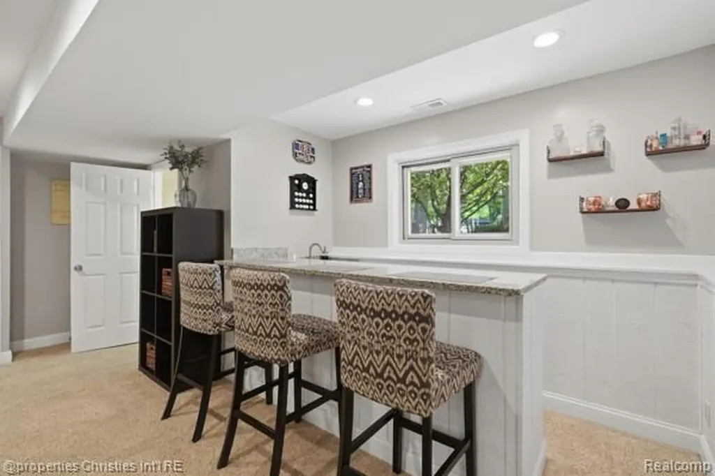 6884 Aeroview Street West Bloomfield Charter Township MI 48324