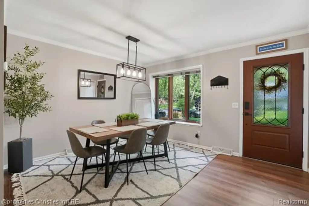 6884 Aeroview Street West Bloomfield Charter Township MI 48324