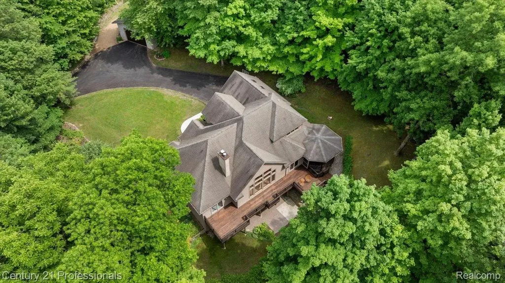 9867 Rainbow Ridge Drive Prairie Ronde Township MI 49087