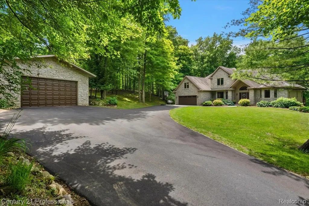 9867 Rainbow Ridge Drive Prairie Ronde Township MI 49087