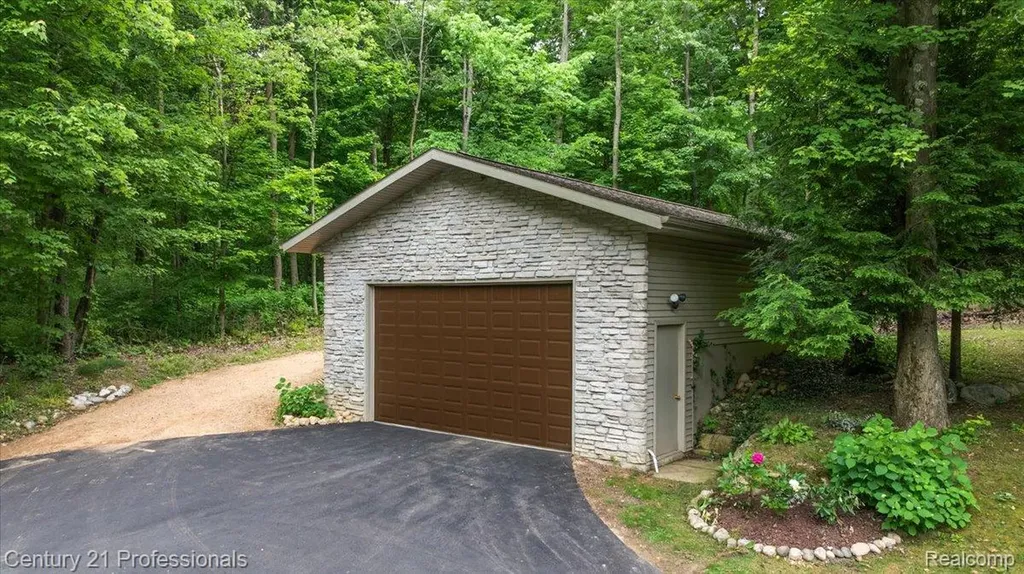 9867 Rainbow Ridge Drive Prairie Ronde Township MI 49087