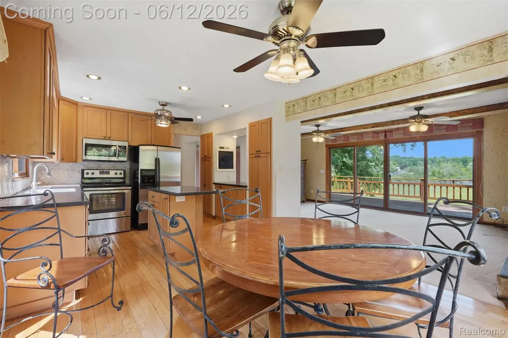 380 Sunset White Lake Charter Township MI 48383