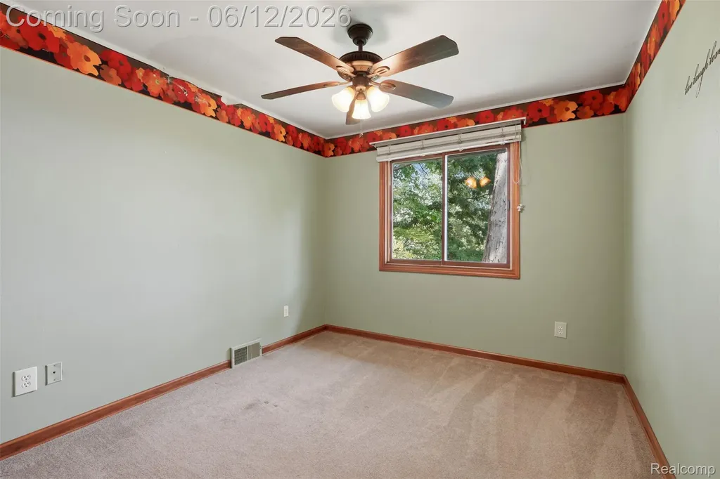 380 Sunset White Lake Charter Township MI 48383