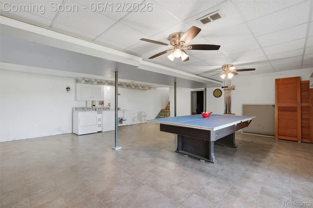 380 Sunset White Lake Charter Township MI 48383