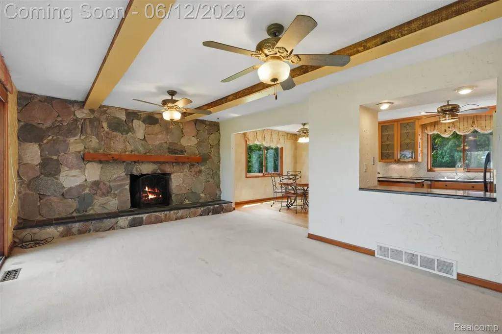 380 Sunset White Lake Charter Township MI 48383