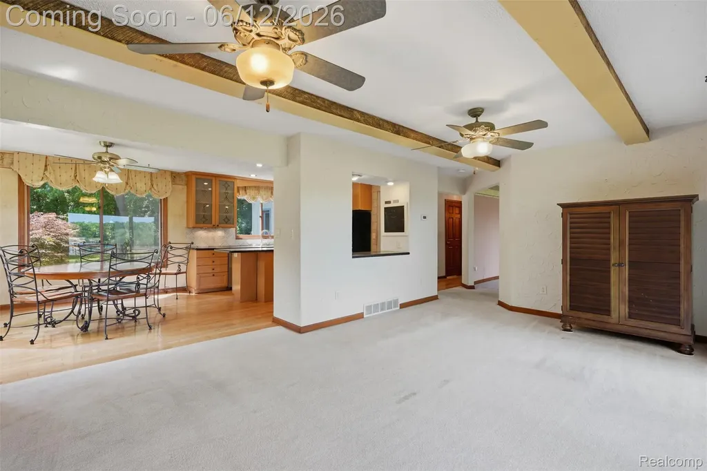 380 Sunset White Lake Charter Township MI 48383