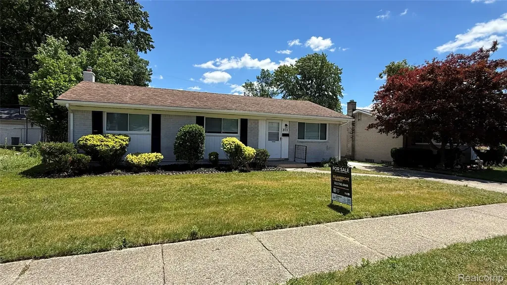 805 S Carlson Street Westland City MI 48186