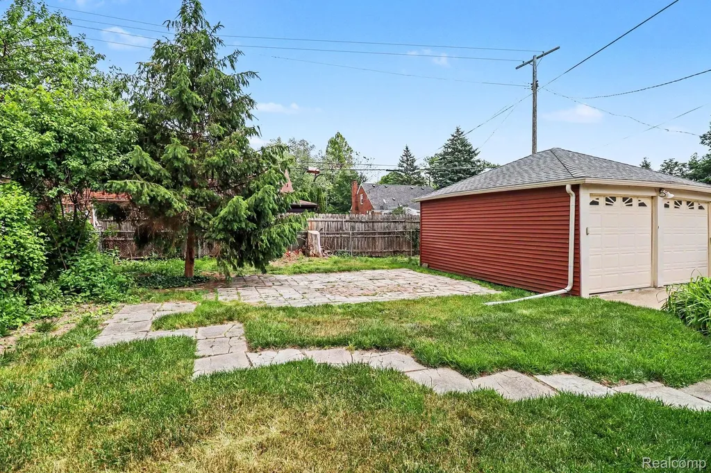 12851 E Outer Drive Detroit City MI 48224