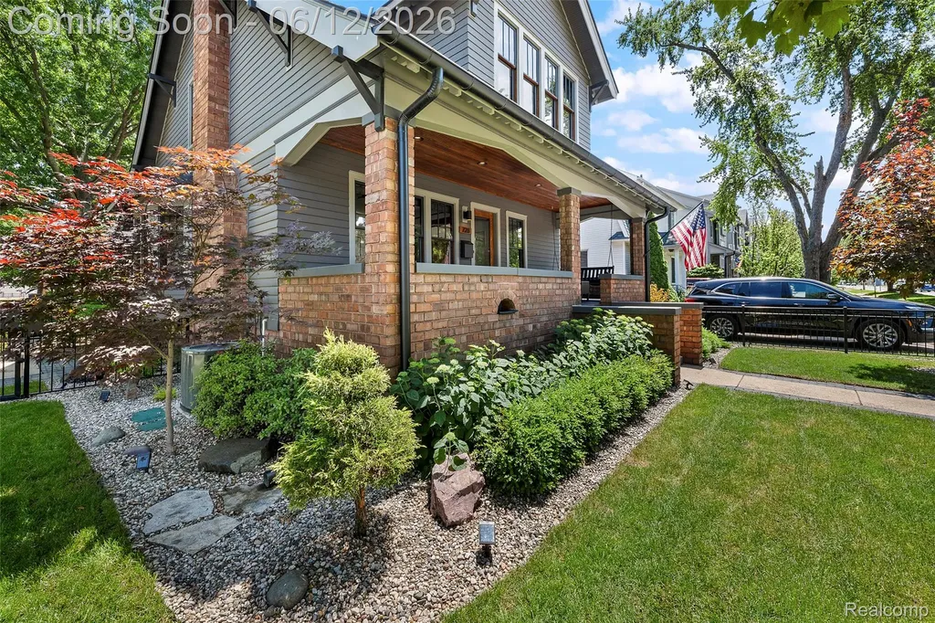728 N Washington Avenue Royal Oak City MI 48067