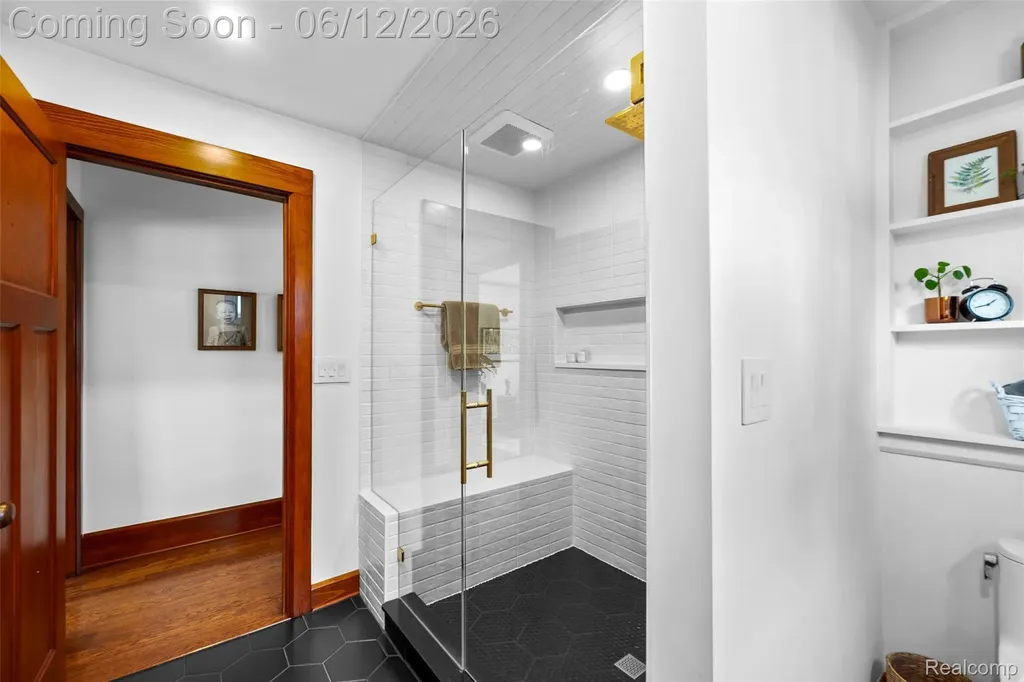 728 N Washington Avenue Royal Oak City MI 48067