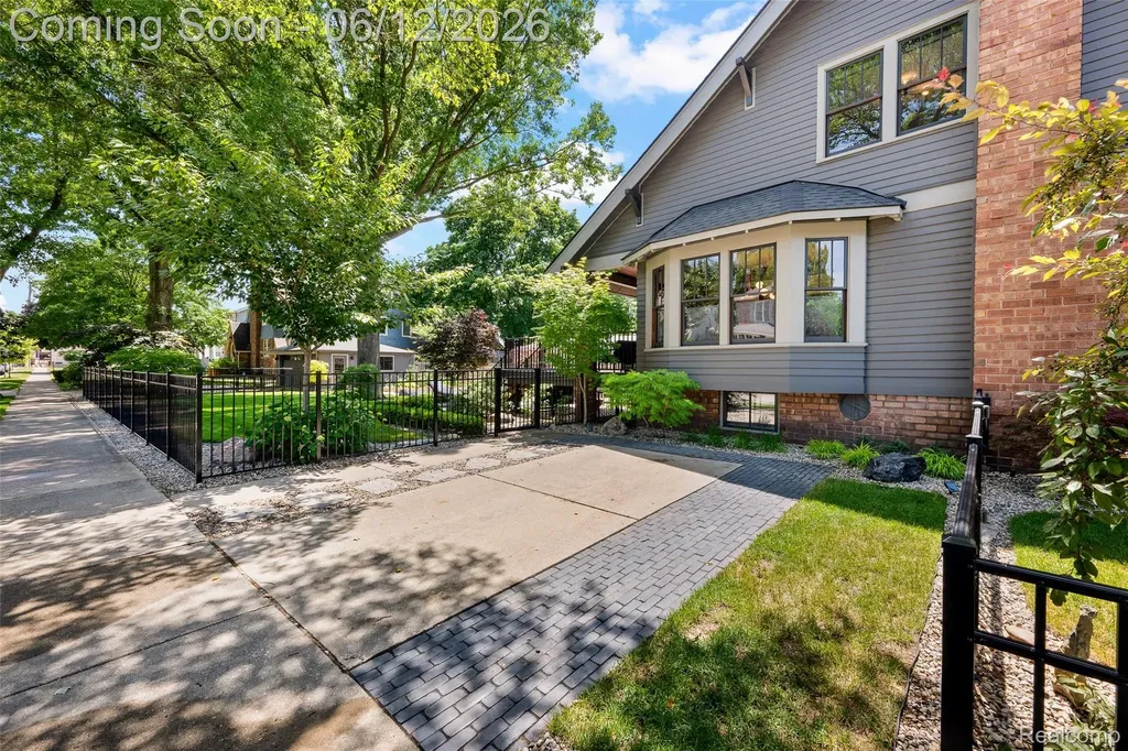 728 N Washington Avenue Royal Oak City MI 48067